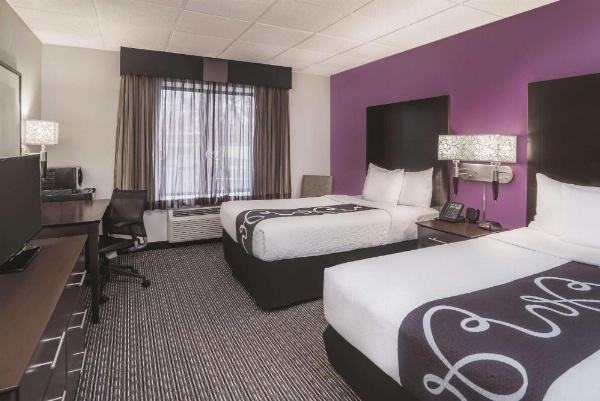 La Quinta Inn & Suites by Wyndham Las Vegas Summerlin Tech image 11