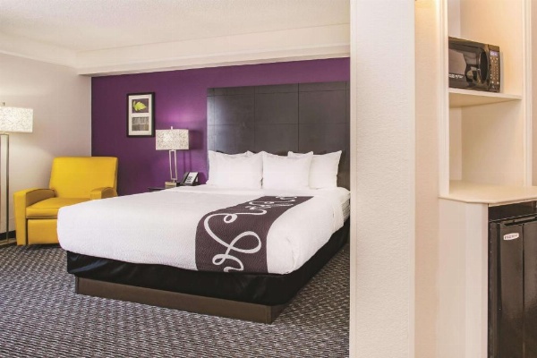 La Quinta Inn & Suites by Wyndham Las Vegas Summerlin Tech image 18